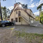Cozy Torunska With Parking In By Renters Pobierowo