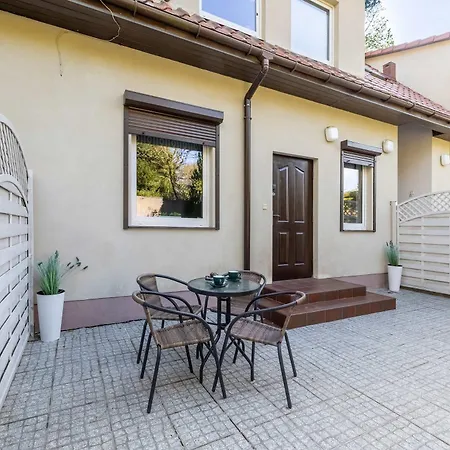 Apartamento Cozy Torunska With Parking In By Renters Pobierowo