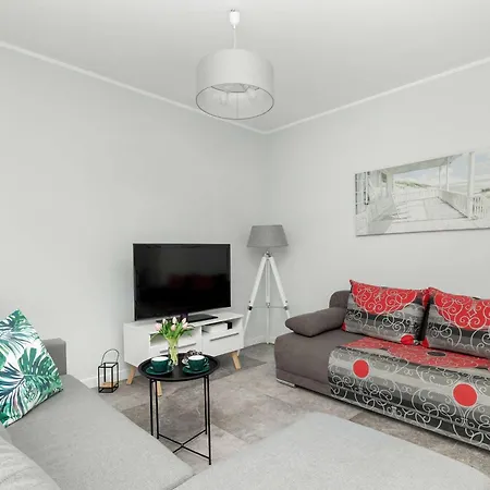 Cozy Torunska With Parking In By Renters Apartamento Pobierowo
