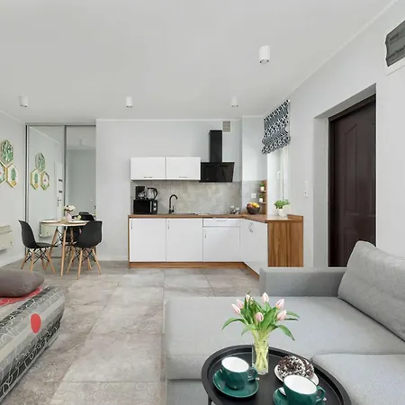 Cozy Torunska With Parking In By Renters Apartamento Pobierowo