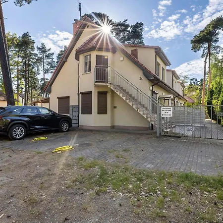 Cozy Torunska With Parking In By Renters Pobierowo
