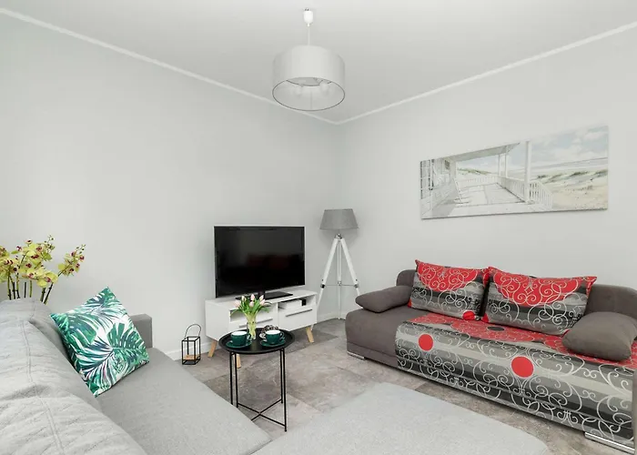 Cozy Torunska With Parking In By Renters Apartamento